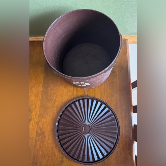 Vintage Tupperware Container - Picture 3 of 3